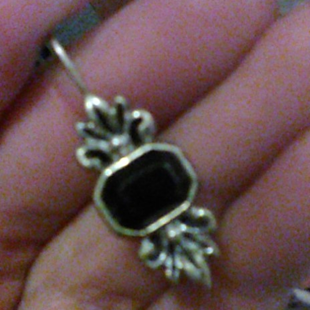 Earrings - Picture 5 of 7
